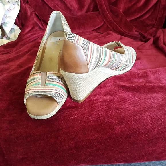 Shoes - Picture 3 of 3
